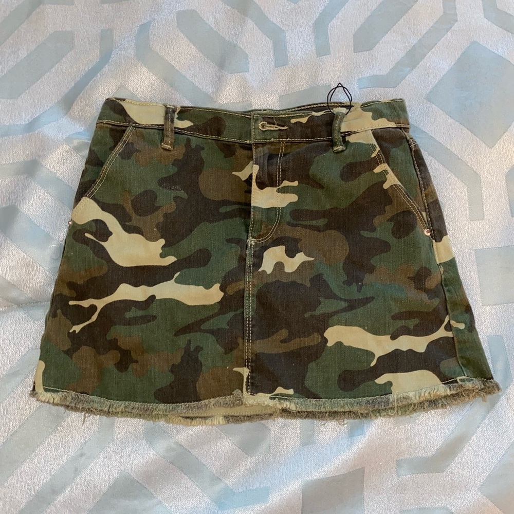 Girls camo skirt